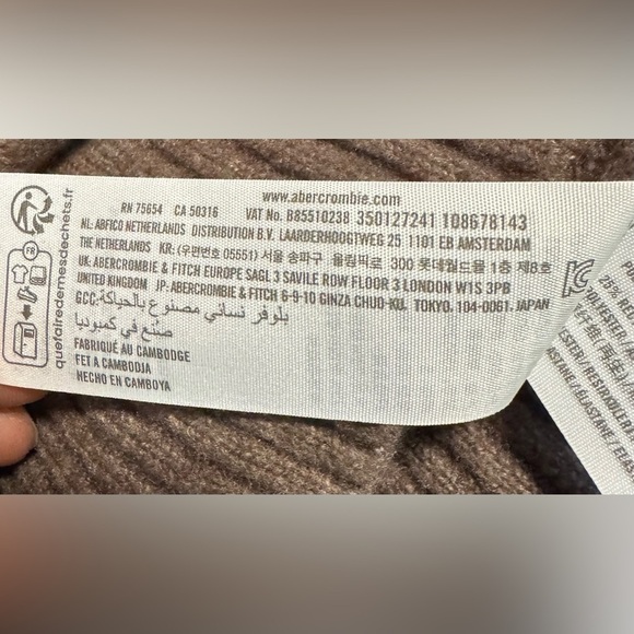 NEW Hollister Women's Cropped Brown Sweater Light Weight Hooded Size Small NWT - Picture 9 of 10